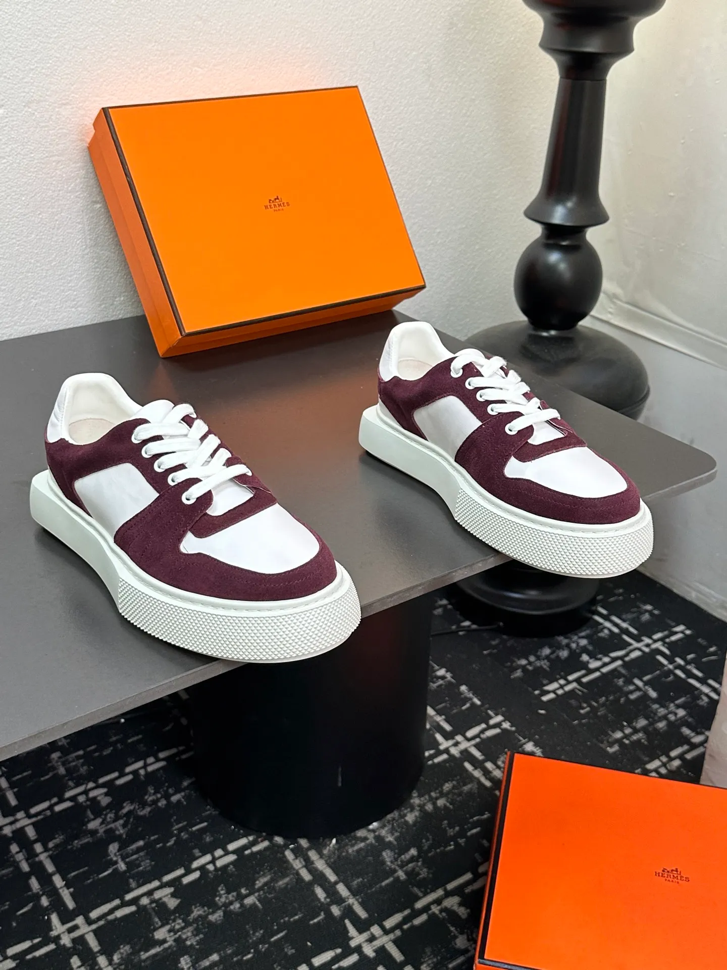 p700💰Men's shoes ❤️❤️Hermes top version# Hermès deep series couple's small white shoes casual skateboard shoes Stylish graphic design to create retro style Upper: cowhide material Lining: sheepskin lining Outsole: TPU outsole Size: 38-45